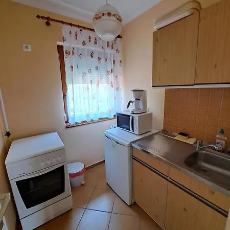 Apartment Pinter
